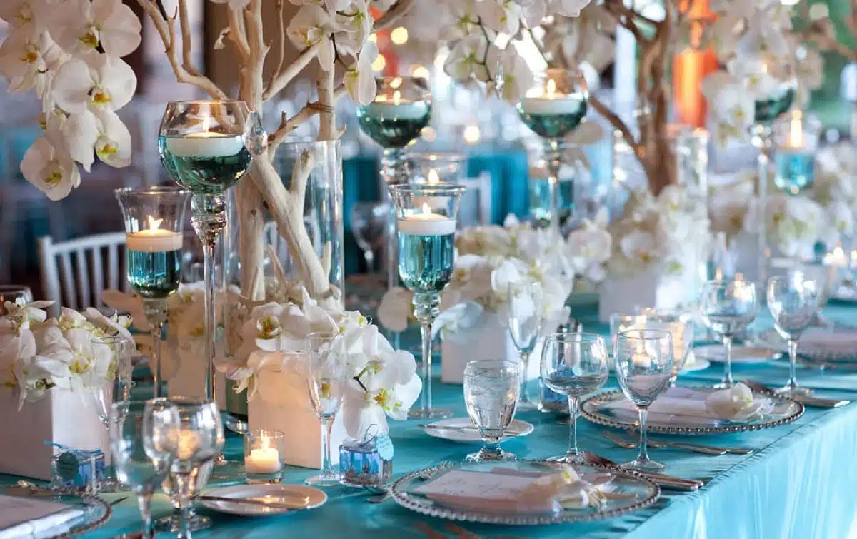 Le mariage parfait : idées d'associations de couleurs pour décorer avec la couleur bleu gris