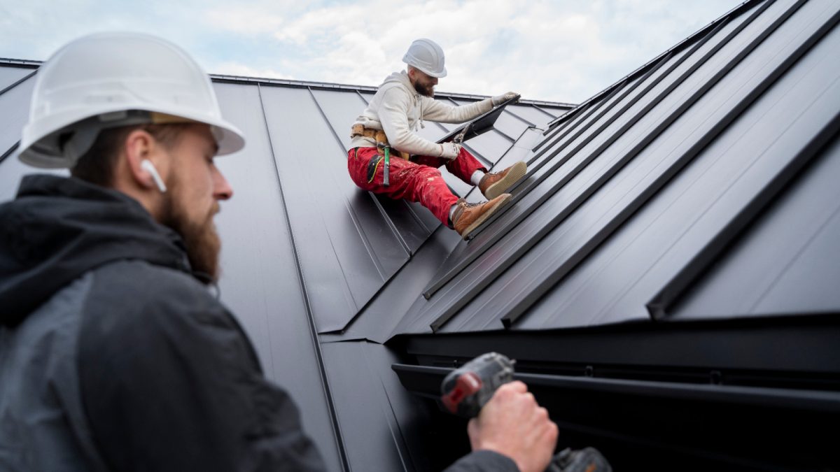 Pourquoi choisir des lames de sous-faces en aluminium ou PVC pour vos avancées de toit ?